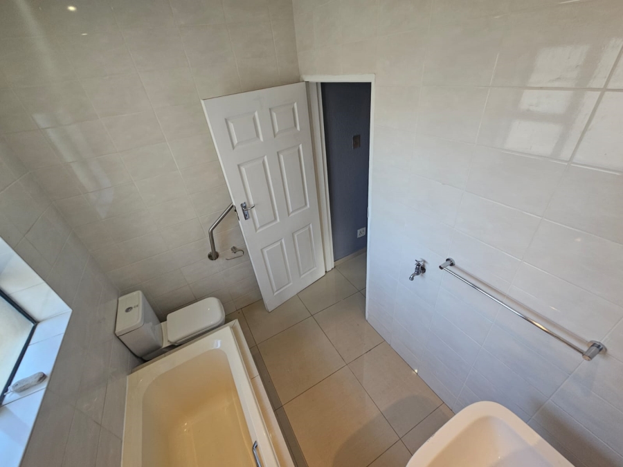 To Let 3 Bedroom Property for Rent in Morgenster Western Cape